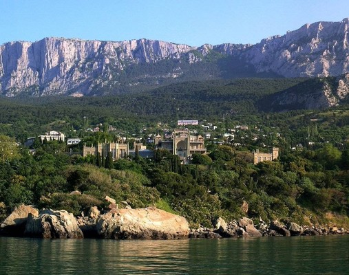 Продам многокомнатную квартиру, Калинина пер, 9, Алупка г