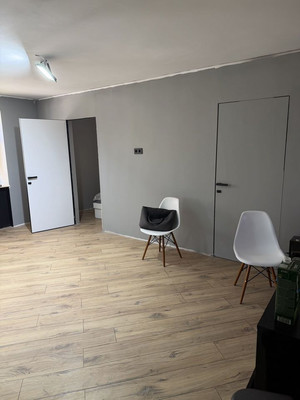 Продам трехкомнатную (3-комн.) квартиру, Советская ул, 94, Чистенькое с