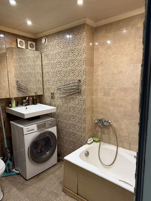 Продам трехкомнатную (3-комн.) квартиру, Советская ул, 94, Чистенькое с