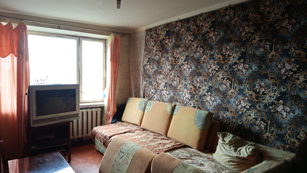 Продам трехкомнатную (3-комн.) квартиру, Совхозная ул, 21, Симферополь г