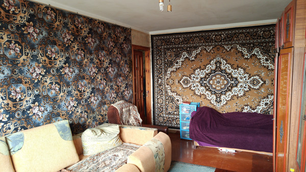 Продам трехкомнатную (3-комн.) квартиру, Совхозная ул, 21, Симферополь г