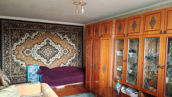 Продам трехкомнатную (3-комн.) квартиру, Совхозная ул, 21, Симферополь г