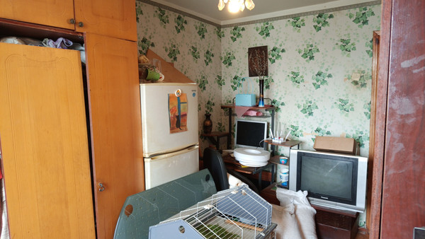 Продам трехкомнатную (3-комн.) квартиру, Совхозная ул, 21, Симферополь г