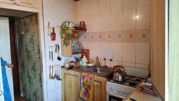 Продам трехкомнатную (3-комн.) квартиру, Совхозная ул, 21, Симферополь г