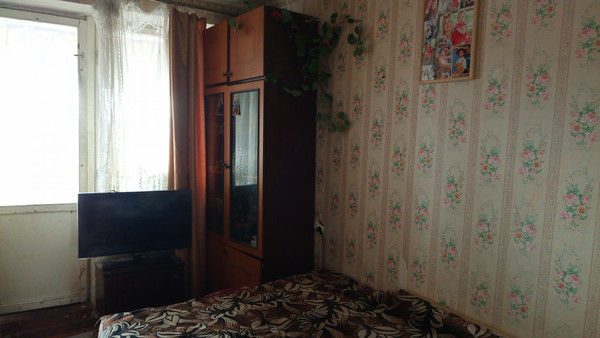 Продам трехкомнатную (3-комн.) квартиру, Совхозная ул, 21, Симферополь г