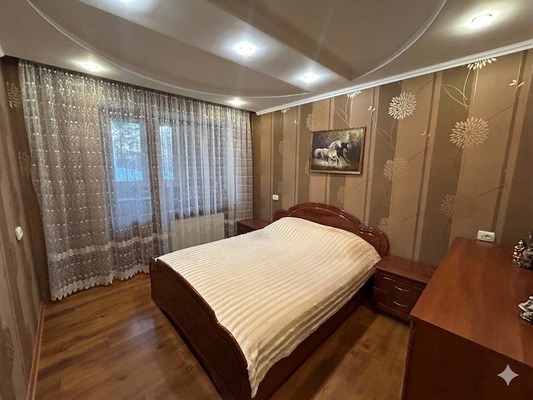 Продам многокомнатную квартиру, Киевская ул, 114, Симферополь г