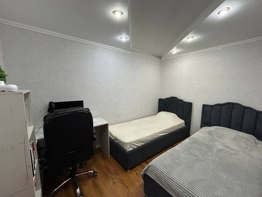 Продам многокомнатную квартиру, Киевская ул, 114, Симферополь г