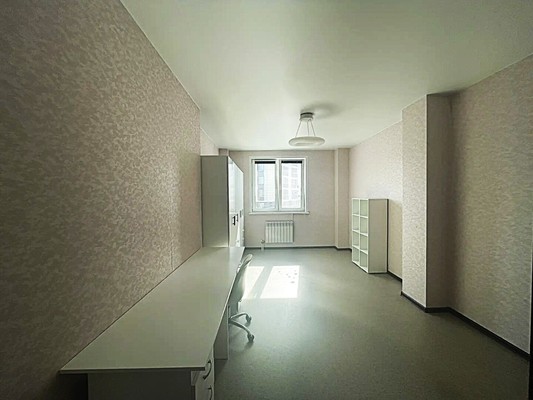 Продам двухкомнатную (2-комн.) квартиру, Строителей ул, 123, Ханты-Мансийск г