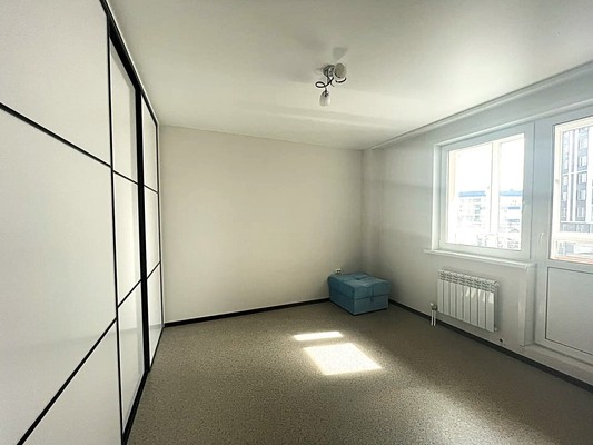 Продам двухкомнатную (2-комн.) квартиру, Строителей ул, 123, Ханты-Мансийск г