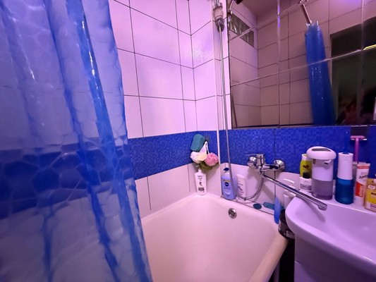 Продам однокомнатную (1-комн.) квартиру, Миллера Ж.А. ул, 58а, Симферополь г