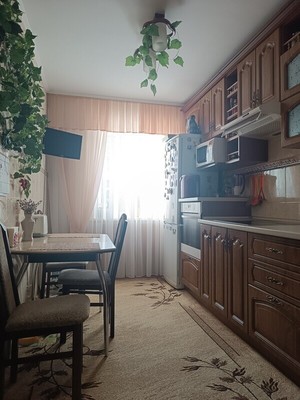 Продам трехкомнатную (3-комн.) квартиру, Шумакова ул, 52, Барнаул г