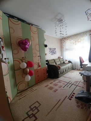 Продам трехкомнатную (3-комн.) квартиру, Шумакова ул, 52, Барнаул г