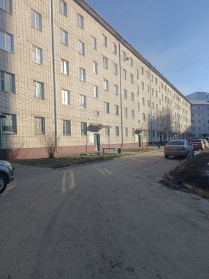 Продам трехкомнатную (3-комн.) квартиру, Шумакова ул, 52, Барнаул г