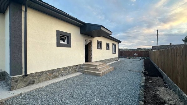 Продам дом, Центральная ул, Клиновка с, 0 км от города