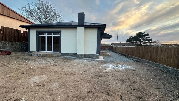 Продам дом, Центральная ул, Клиновка с, 0 км от города