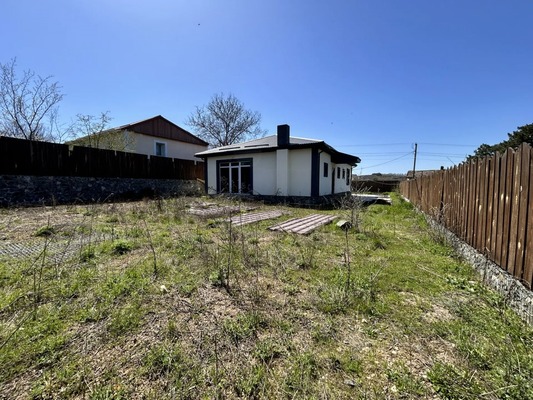 Продам дом, Центральная ул, Клиновка с, 0 км от города