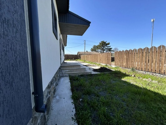 Продам дом, Центральная ул, Клиновка с, 0 км от города