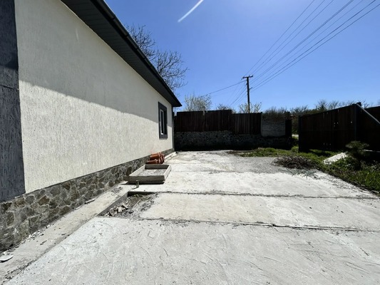 Продам дом, Центральная ул, Клиновка с, 0 км от города