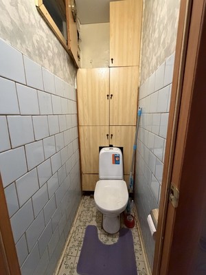 Продам трехкомнатную (3-комн.) квартиру, 35-й мкр, 13, Октябрьский г