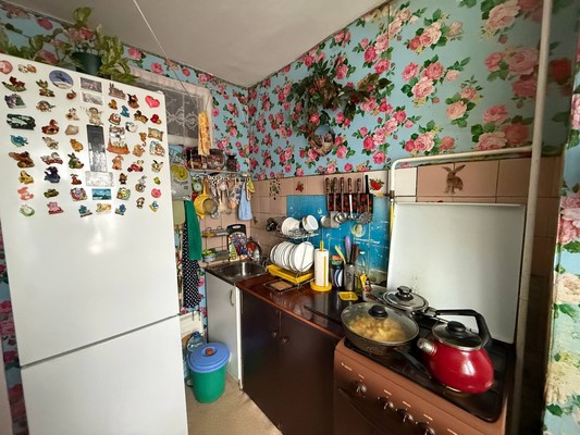 Продам однокомнатную (1-комн.) квартиру, Сочинская ул, 4, Симферополь г