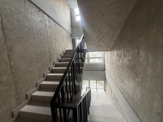 Продам трехкомнатную (3-комн.) квартиру, Караимская ул, 50, Симферополь г