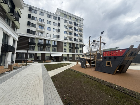 Продам трехкомнатную (3-комн.) квартиру, Караимская ул, 50, Симферополь г