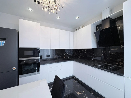 Продам дом, Есаульская ул, 129/1, Южный п, 0 км от города