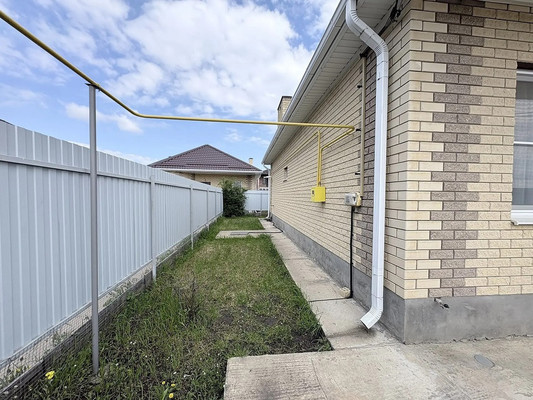 Продам дом, Есаульская ул, 129/1, Южный п, 0 км от города