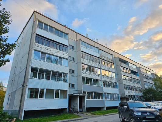Продам двухкомнатную (2-комн.) квартиру, Ленина ул, 28, Костомукша г