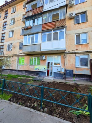 Продам двухкомнатную (2-комн.) квартиру, Строителей ул, 9, Молодежное пгт