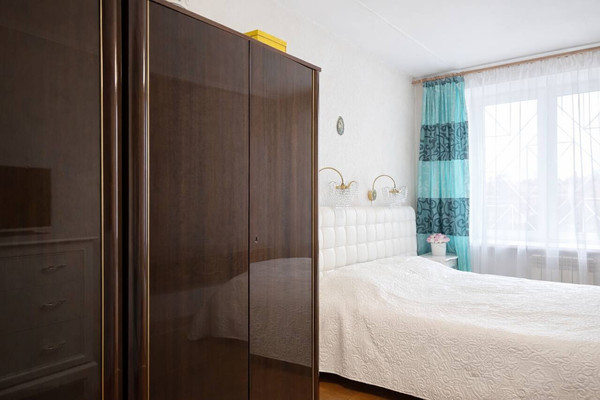 Продам трехкомнатную (3-комн.) квартиру, Дмитрия Ульянова ул, 43к1, Москва г