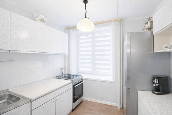Продам трехкомнатную (3-комн.) квартиру, Дмитрия Ульянова ул, 43к1, Москва г