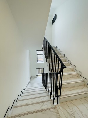 Продам однокомнатную (1-комн.) квартиру, Лермонтовская ул, 1, Москва г