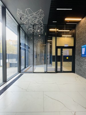 Продам однокомнатную (1-комн.) квартиру, Лермонтовская ул, 1, Москва г