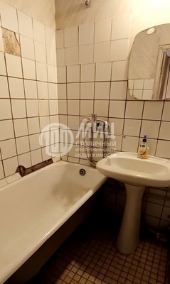 Продам трехкомнатную (3-комн.) квартиру, Азовская ул, 4, Москва г