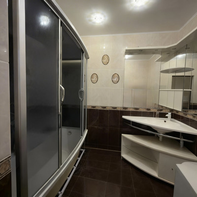 Продам трехкомнатную (3-комн.) квартиру, Академика Королева ул, 22, Астрахань г