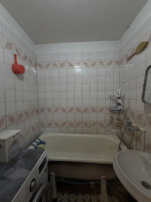 Продам двухкомнатную (2-комн.) квартиру, Дзержинского ул, 63, Тихорецк г