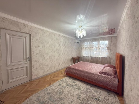 Продам трехкомнатную (3-комн.) квартиру, Нахушева ул, 89, Нальчик г