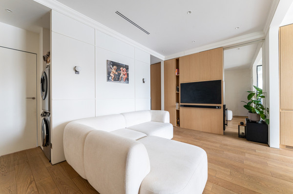 Продам трехкомнатную (3-комн.) квартиру, Лихачёва пр-кт, 10к3, Москва г