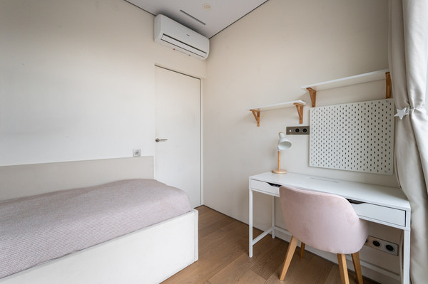 Продам трехкомнатную (3-комн.) квартиру, Лихачёва пр-кт, 10к3, Москва г