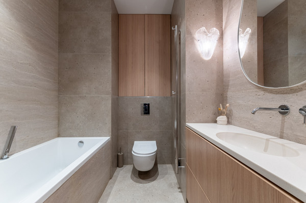 Продам трехкомнатную (3-комн.) квартиру, Лихачёва пр-кт, 10к3, Москва г