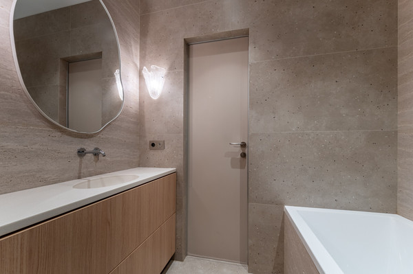 Продам трехкомнатную (3-комн.) квартиру, Лихачёва пр-кт, 10к3, Москва г