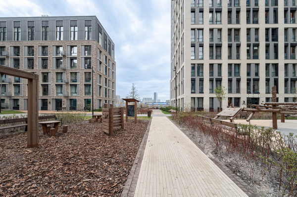 Продам трехкомнатную (3-комн.) квартиру, Лихачёва пр-кт, 10к3, Москва г