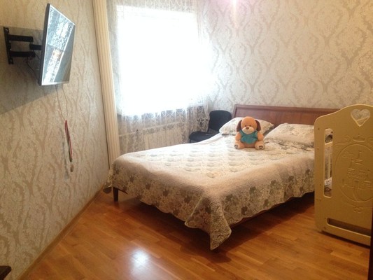 Продам трехкомнатную (3-комн.) квартиру, Ленина ул, 19, Октябрьский рп