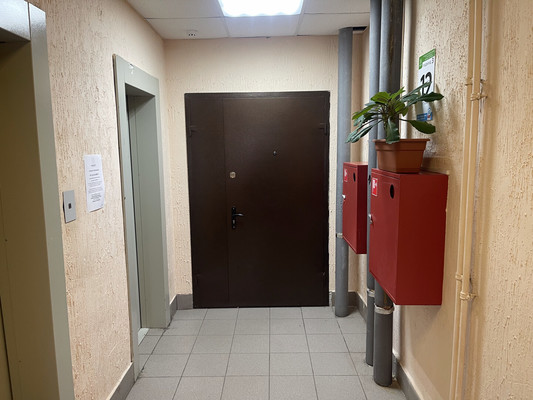 Продам трехкомнатную (3-комн.) квартиру, Ленина ул, 19, Октябрьский рп