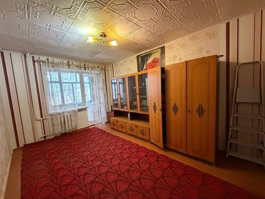 Продам двухкомнатную (2-комн.) квартиру, Нижнегорская ул, 40, Белогорск г