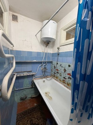 Продам двухкомнатную (2-комн.) квартиру, Нижнегорская ул, 40, Белогорск г