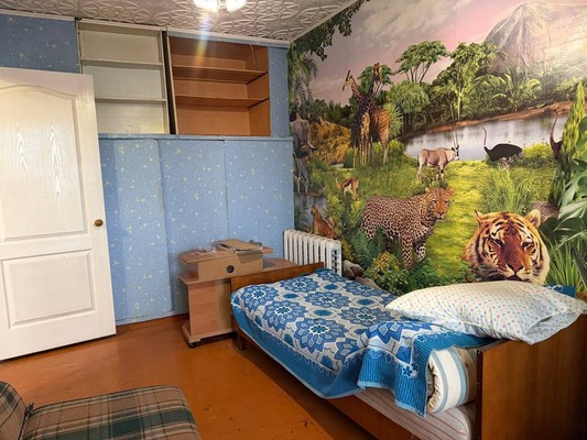 Продам двухкомнатную (2-комн.) квартиру, Нижнегорская ул, 40, Белогорск г