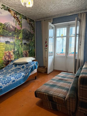 Продам двухкомнатную (2-комн.) квартиру, Нижнегорская ул, 40, Белогорск г