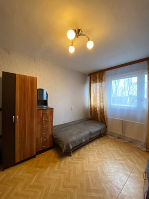 Продам комнату в 3-комн. квартире, Сиреневый б-р, 8, Санкт-Петербург г